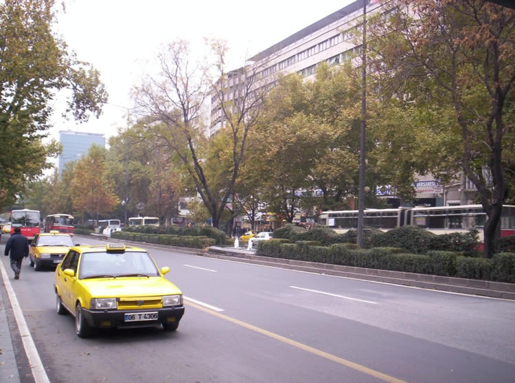 Sonbahar-2005 Atatürk Bulvarý/Ankara [Kaan Uðrasýz]